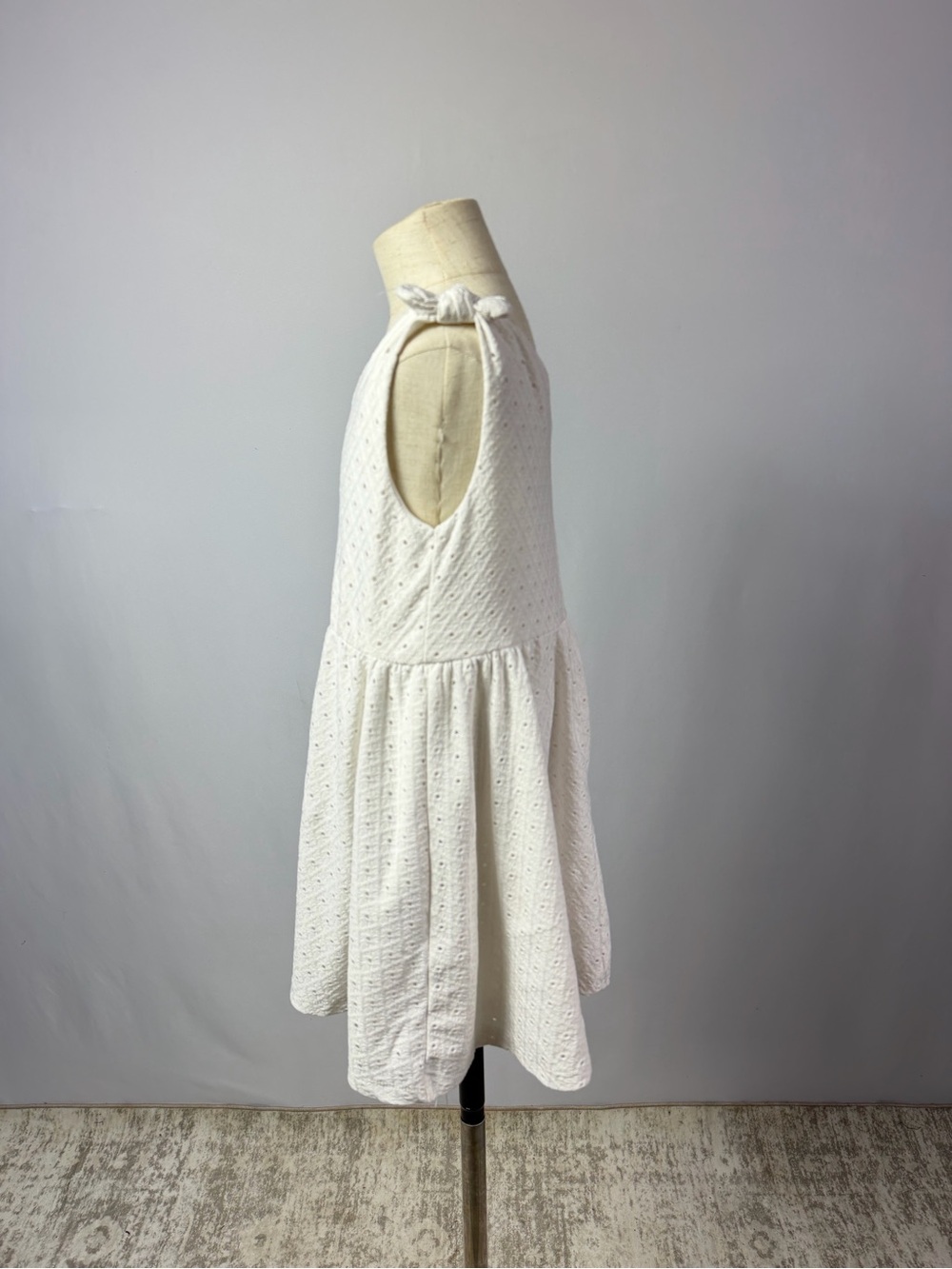 btween White Eyelet V-Neck Knit Dress with Knotted Straps - Picture 2 of 4